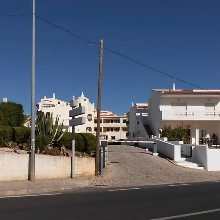 Apartman Olhos Do Mar *